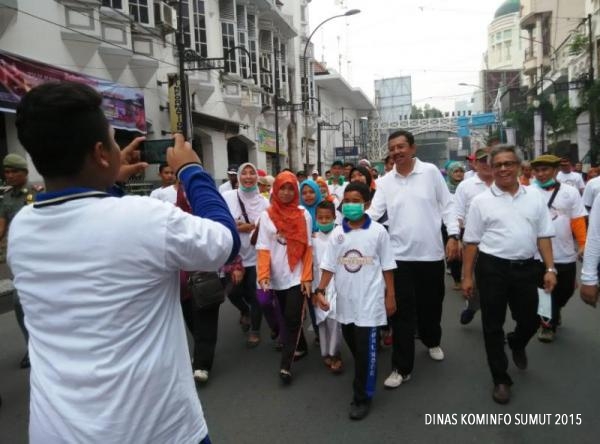 Tahun Baru, Plt. Gubsu Jalan Bareng Ribuan Warga